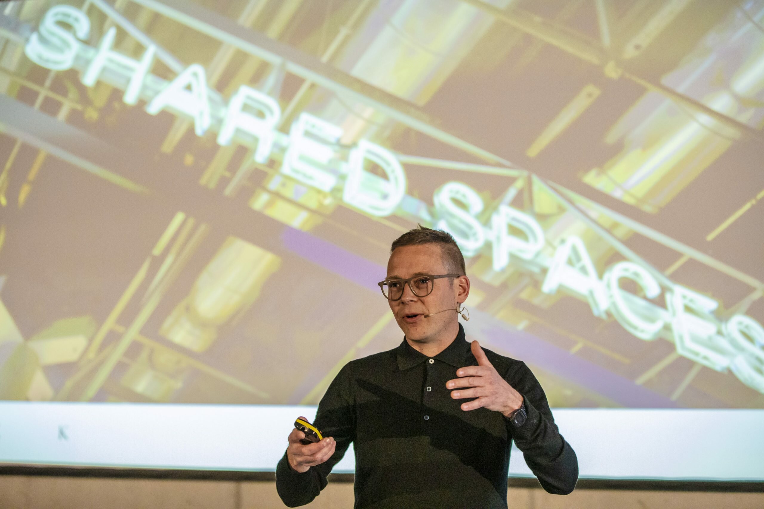 Podcast TrendAKADEMIE – Episode 30: „Shared Spaces sind multifunktionale Konzepte, die Shopping, Working und Living vermischen“